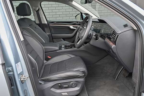 2024 Volkswagen Touareg 210TDI Elegance RC