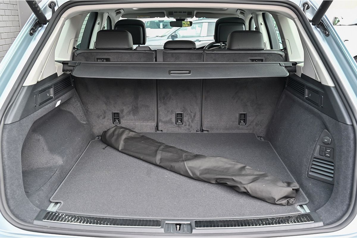 2024 Volkswagen Touareg 210TDI Elegance RC