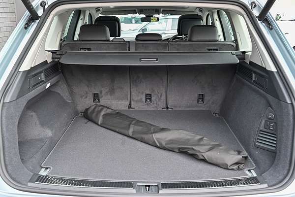 2024 Volkswagen Touareg 210TDI Elegance RC