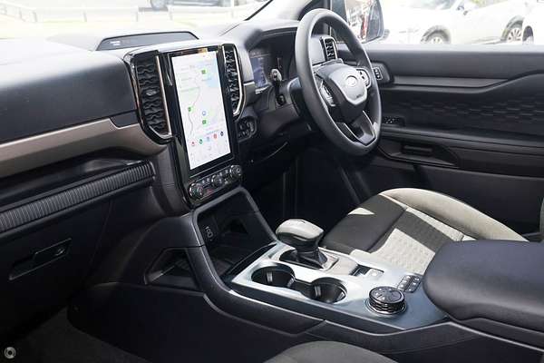 2025 Ford Everest Ambiente 2.0L