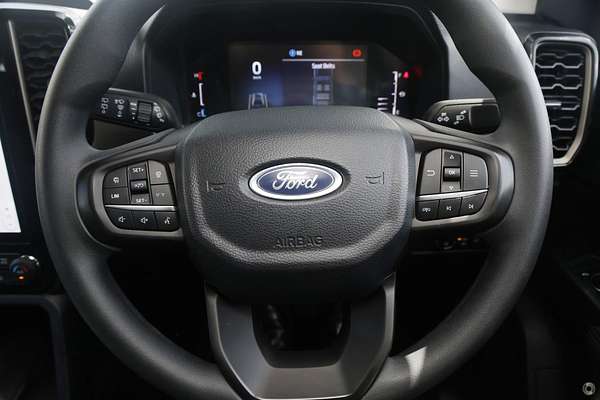 2025 Ford Everest Ambiente 2.0L
