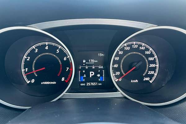 2011 Mitsubishi Outlander LS ZH