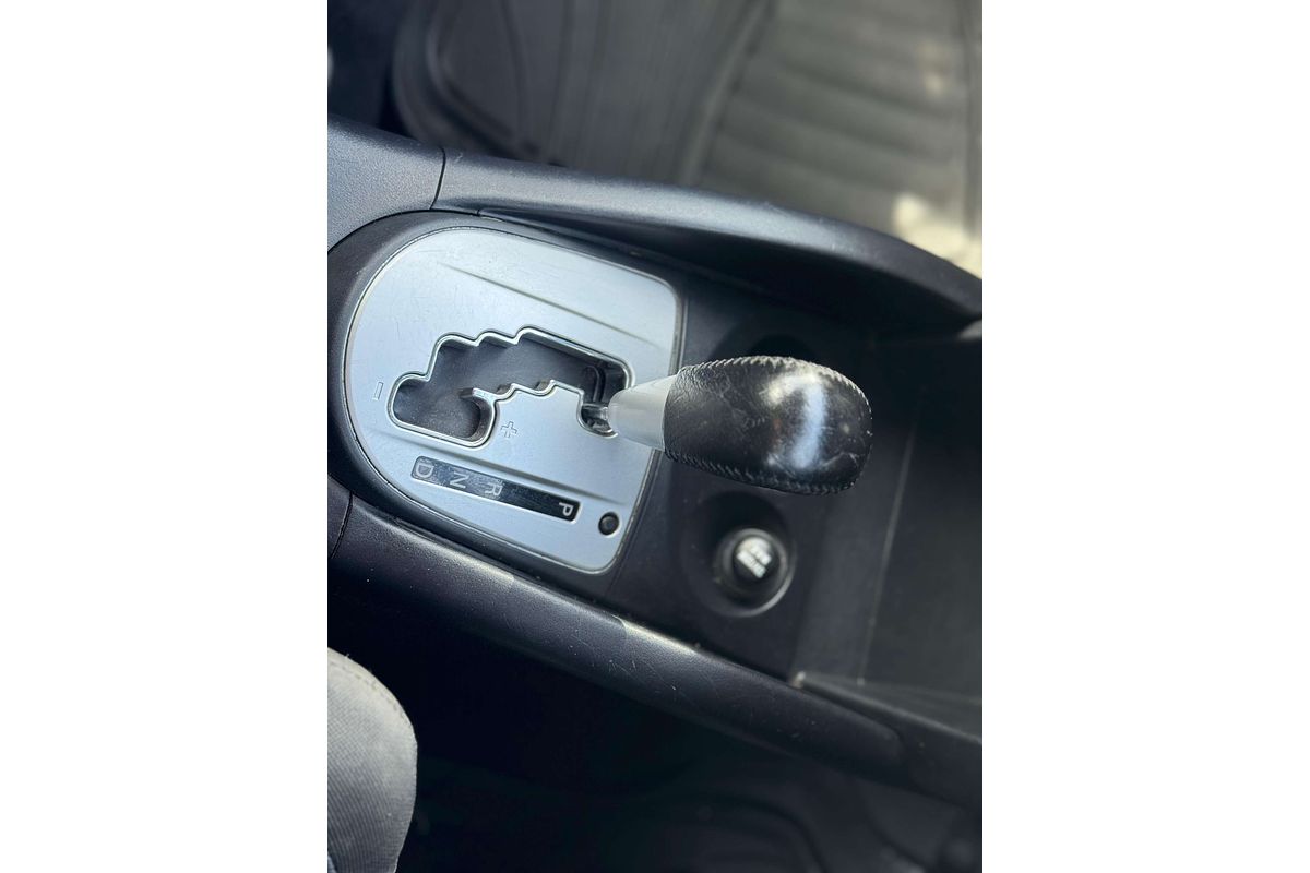 2011 Mitsubishi Outlander LS ZH