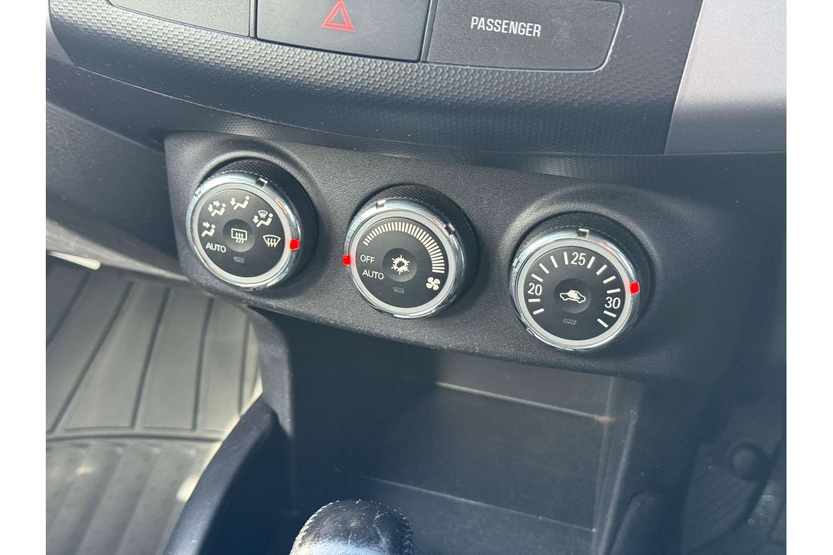 2011 Mitsubishi Outlander LS ZH