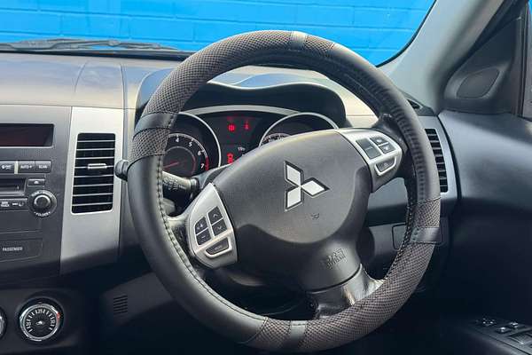 2011 Mitsubishi Outlander LS ZH