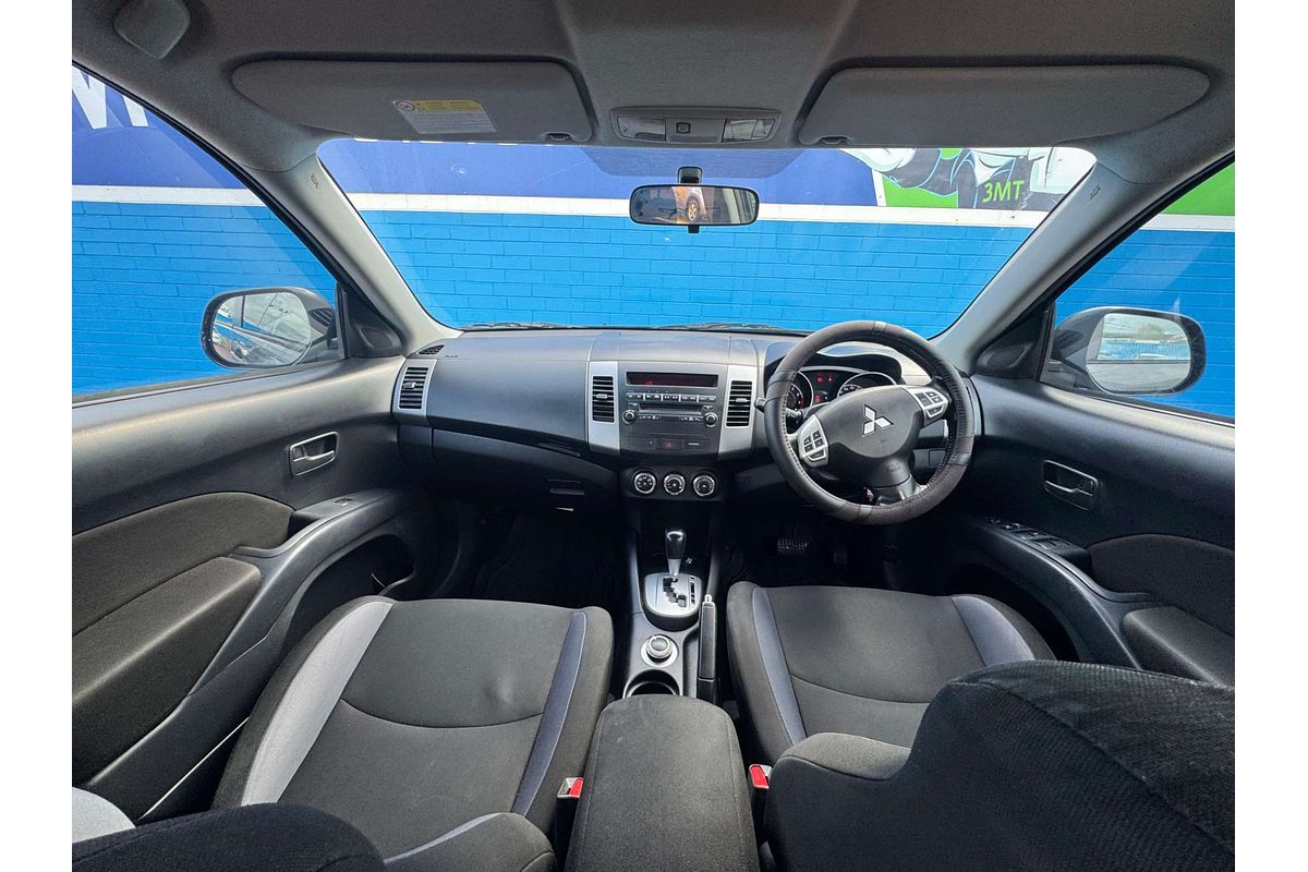 2011 Mitsubishi Outlander LS ZH