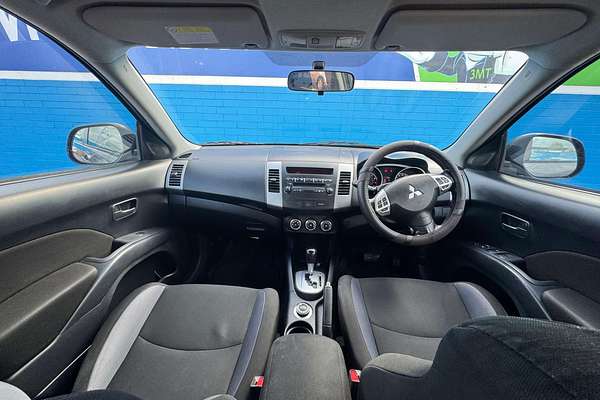 2011 Mitsubishi Outlander LS ZH