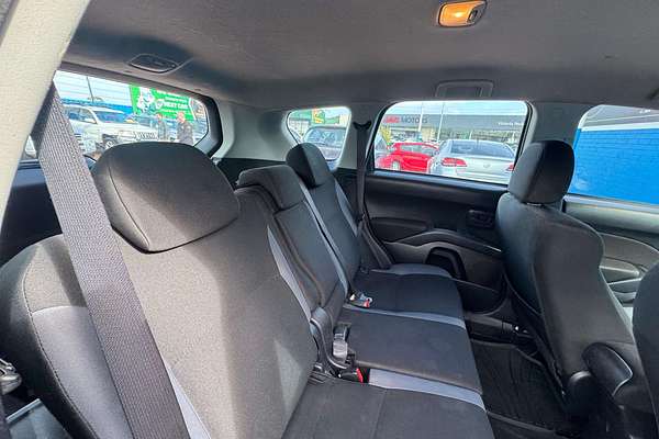 2011 Mitsubishi Outlander LS ZH