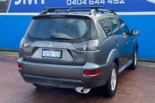 2011 Mitsubishi Outlander LS ZH