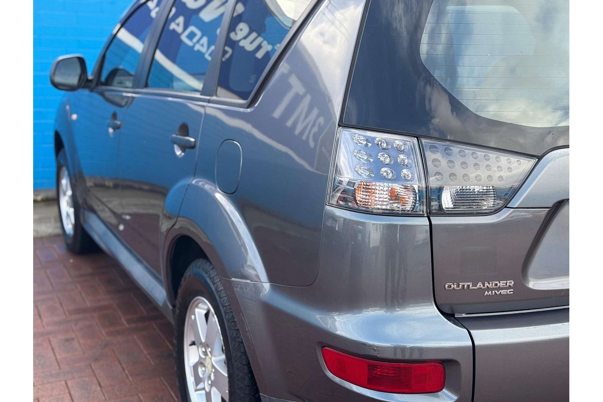 2011 Mitsubishi Outlander LS ZH