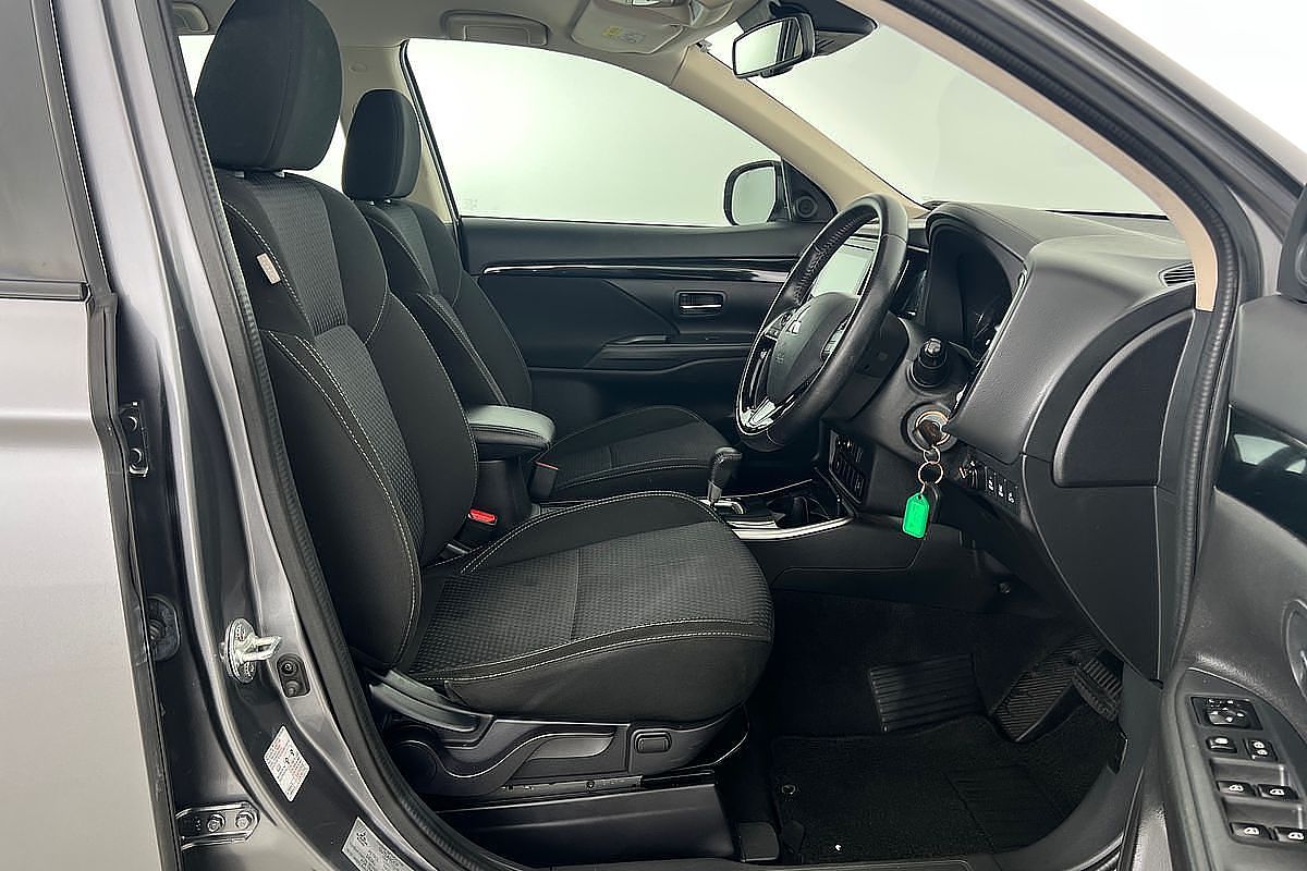 2019 Mitsubishi Outlander ES ADAS ZL