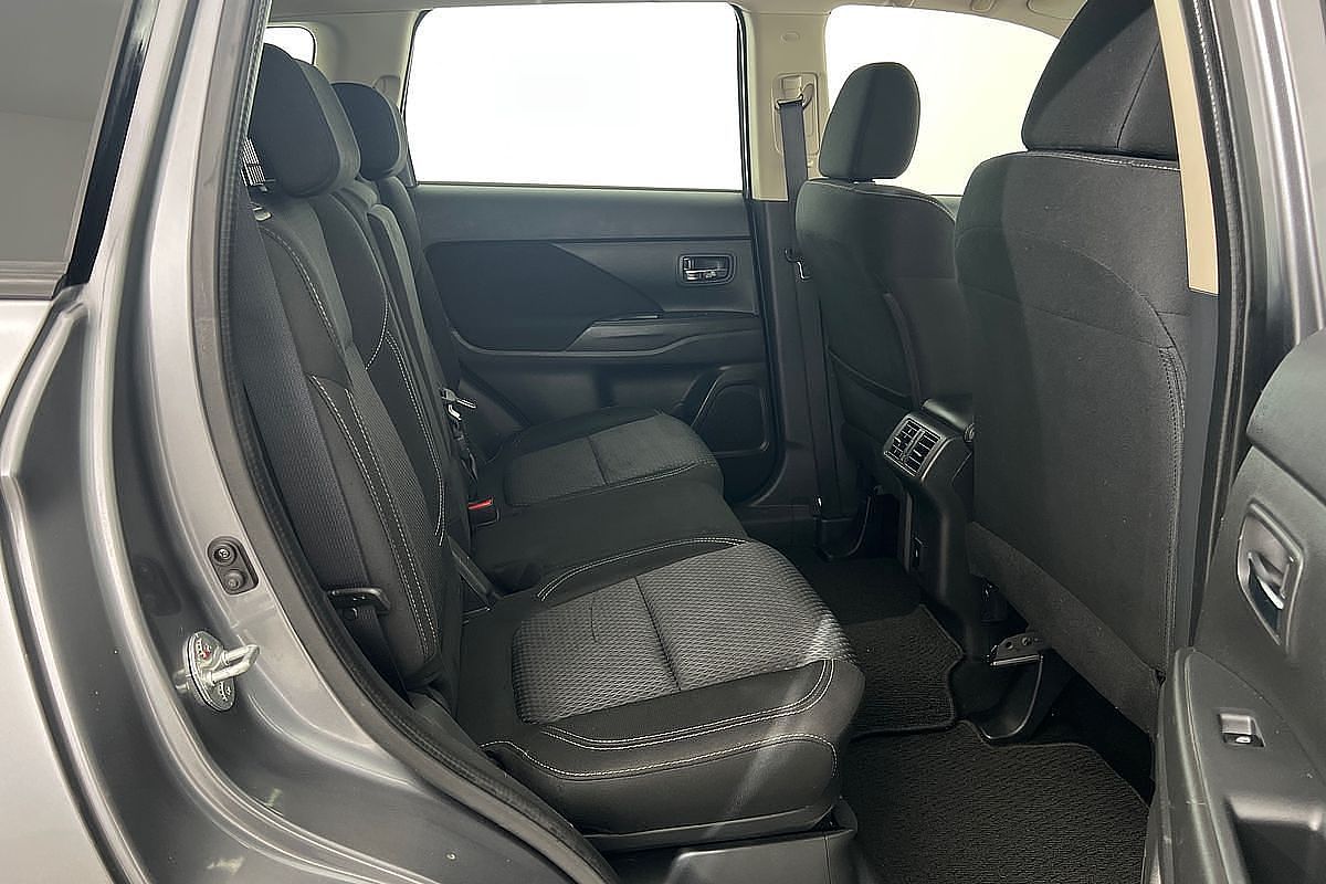 2019 Mitsubishi Outlander ES ADAS ZL