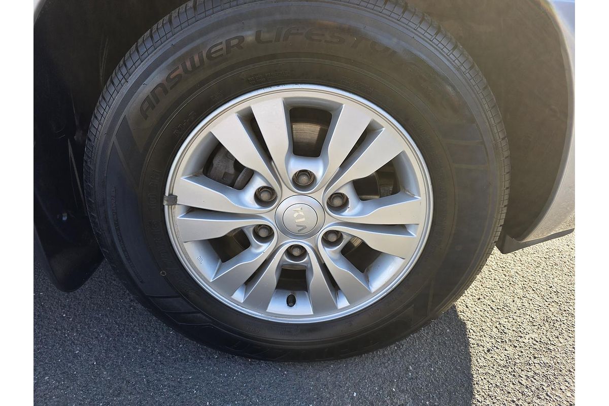 2012 Kia Grand Carnival S VQ