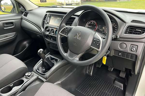 2021 Mitsubishi Triton GLX MR 4X4