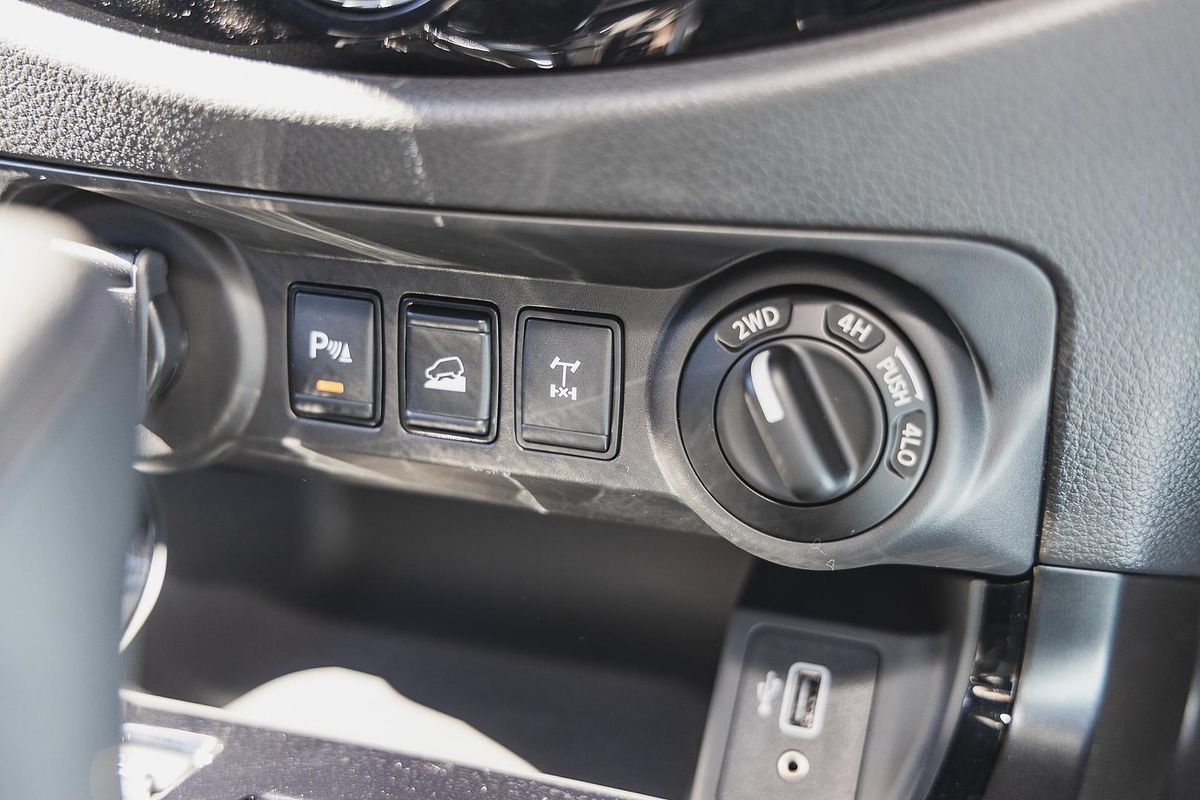 2024 Nissan Navara PRO-4X Warrior D23 4X4