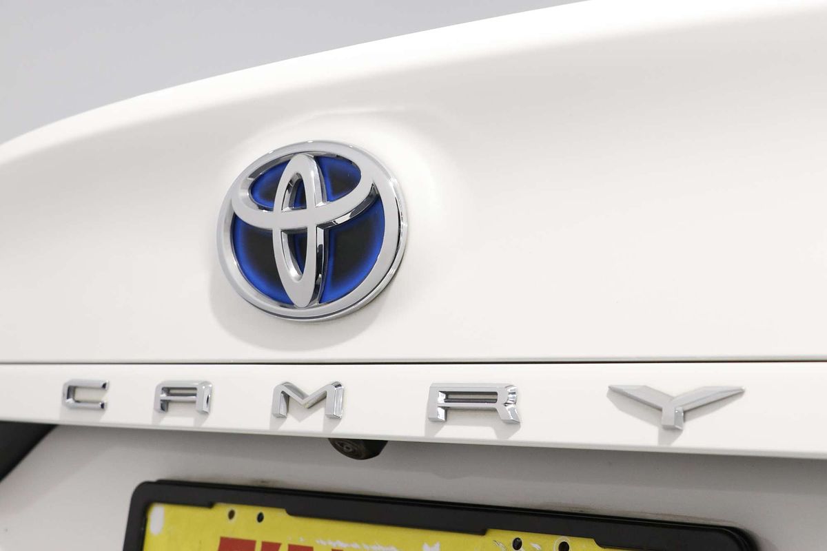 2021 Toyota Camry Ascent AXVH70R
