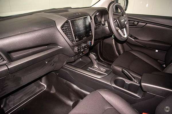 2025 Isuzu D-MAX SX High Ride Rear Wheel Drive