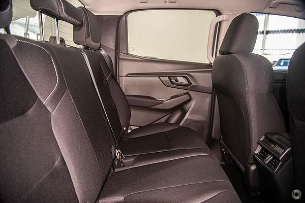2025 Isuzu D-MAX SX High Ride Rear Wheel Drive