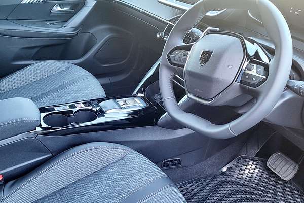 2024 Peugeot 2008 Allure e-DCS Hybrid P24 MY25