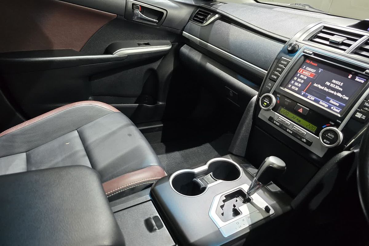 2017 Toyota Camry Camry L4 Atara SX 2.5L Petrol Automatic Sedan ASV50R