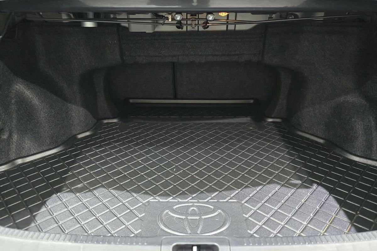 2017 Toyota Camry Camry L4 Atara SX 2.5L Petrol Automatic Sedan ASV50R