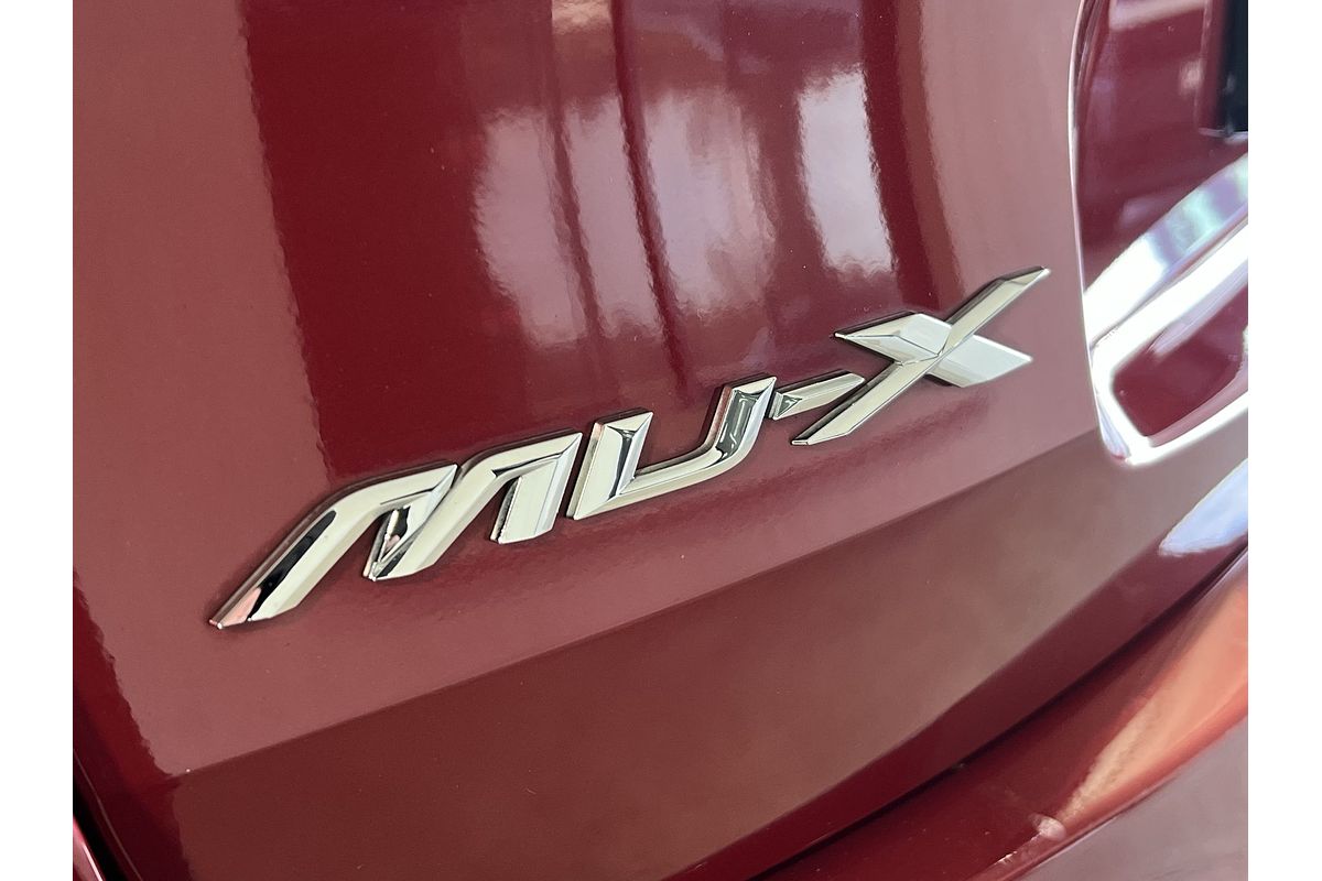 2022 Isuzu MU-X LS-T