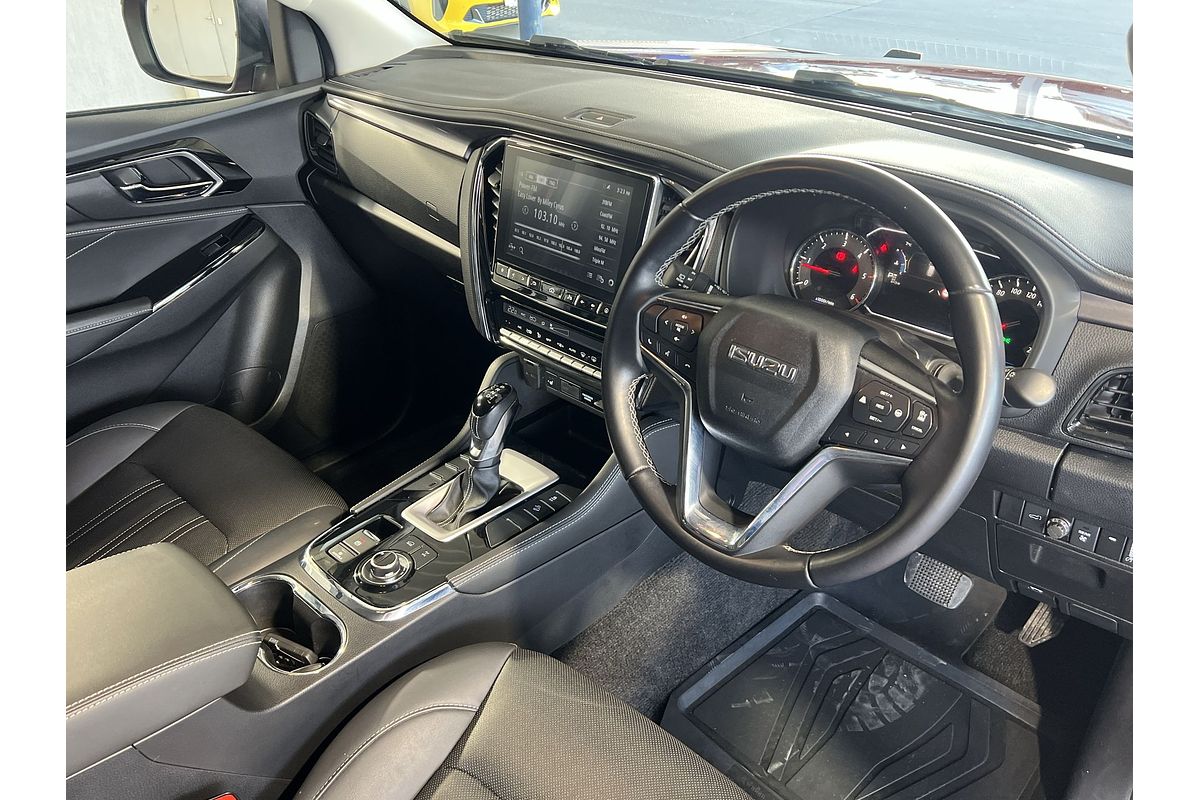 2022 Isuzu MU-X LS-T
