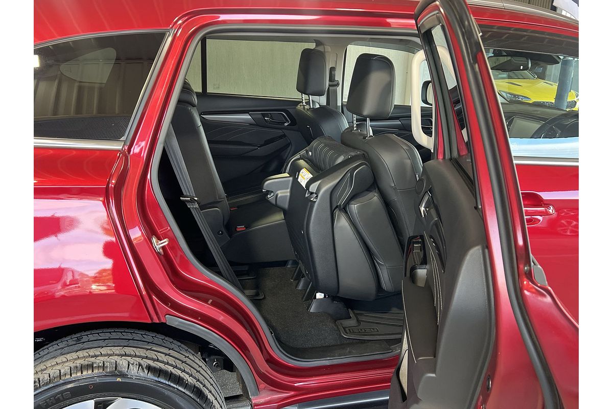 2022 Isuzu MU-X LS-T