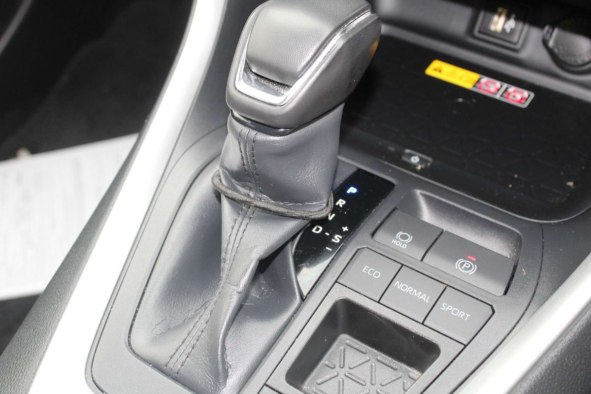 2024 Toyota RAV4 GXL AXAH52R