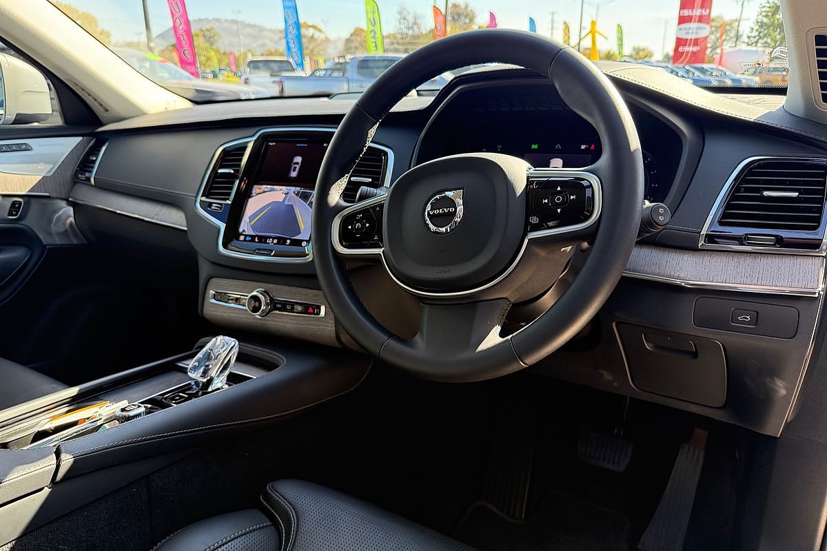 2023 Volvo XC90 Ultimate B6 Bright