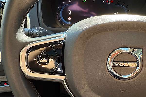 2023 Volvo XC90 Ultimate B6 Bright