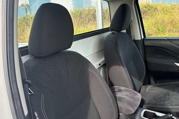 2016 Nissan Navara DX NP300 D23 Rear Wheel Drive