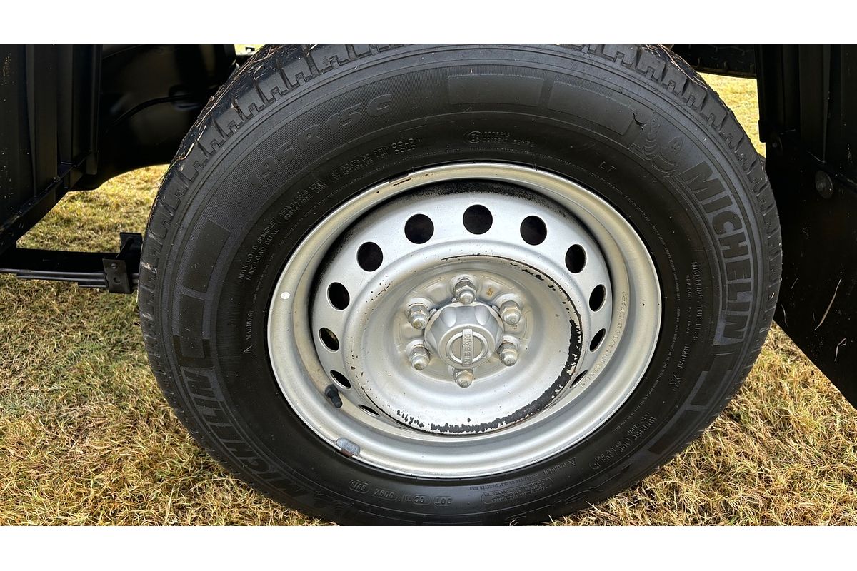 2016 Nissan Navara DX NP300 D23 Rear Wheel Drive