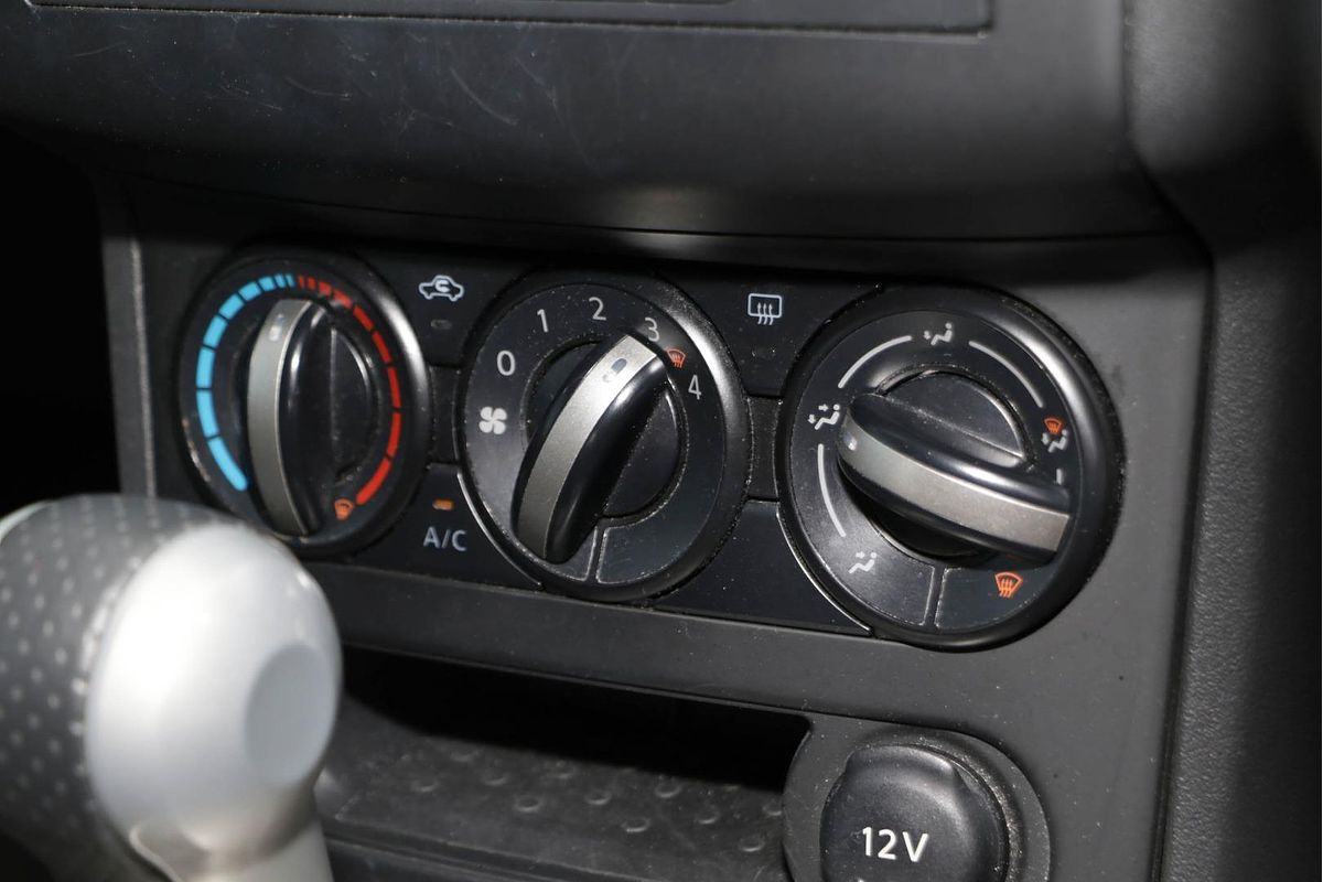 2013 Nissan Dualis ST J10 Series 3