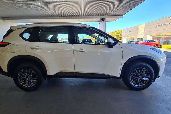 2024 Nissan X-TRAIL ST T33