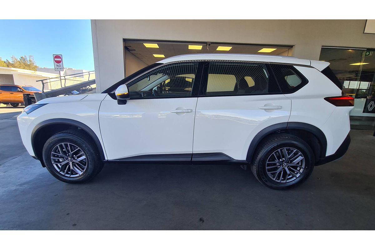 2024 Nissan X-TRAIL ST T33