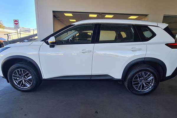 2024 Nissan X-TRAIL ST T33