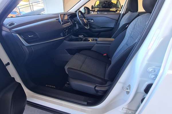 2024 Nissan X-TRAIL ST T33