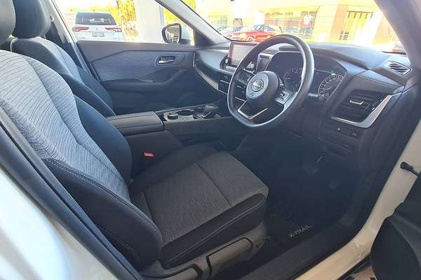 2024 Nissan X-TRAIL ST T33