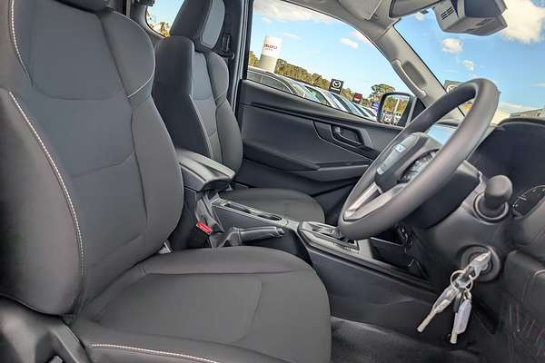 2025 Isuzu D-MAX SX 4X4