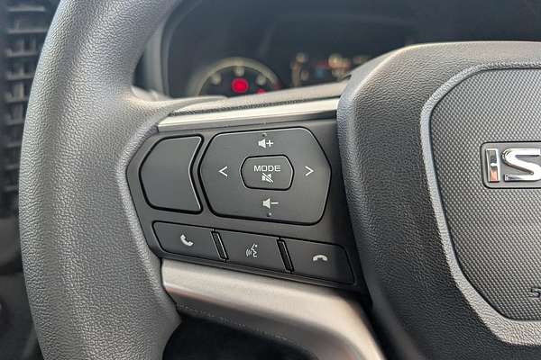 2025 Isuzu D-MAX SX 4X4