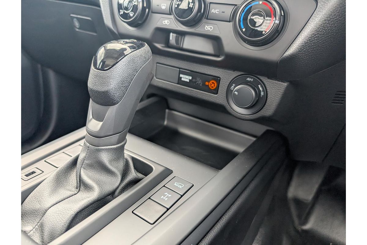 2025 Isuzu D-MAX SX 4X4