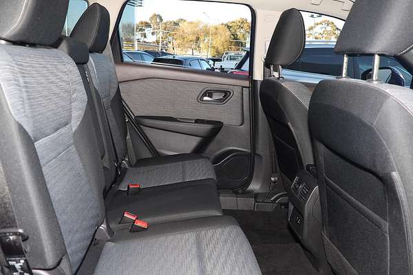 2024 Nissan X-TRAIL ST T33