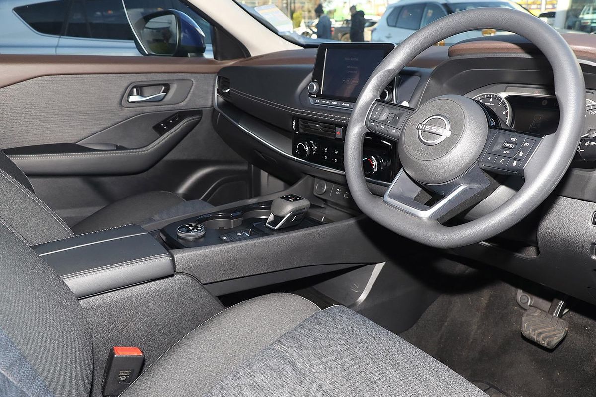 2024 Nissan X-TRAIL ST T33