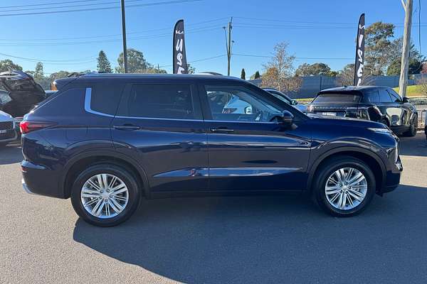 2023 Mitsubishi Outlander LS ZM