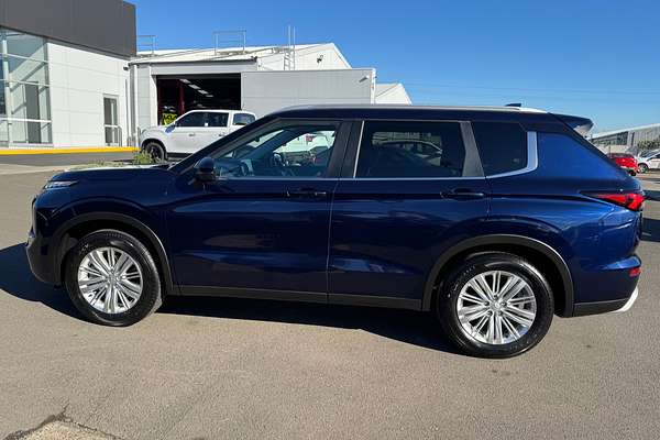 2023 Mitsubishi Outlander LS ZM