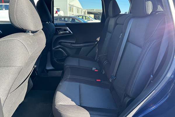 2023 Mitsubishi Outlander LS ZM
