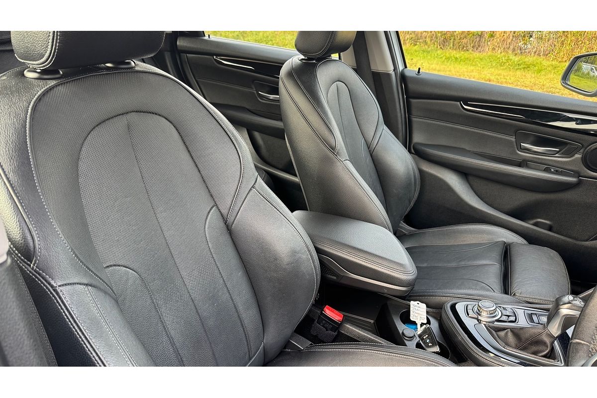 2015 BMW 225i Active Tourer Sport Line F45