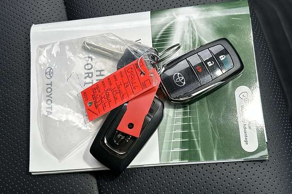 2024 Toyota Hilux Rogue 48V GUN126R 4X4