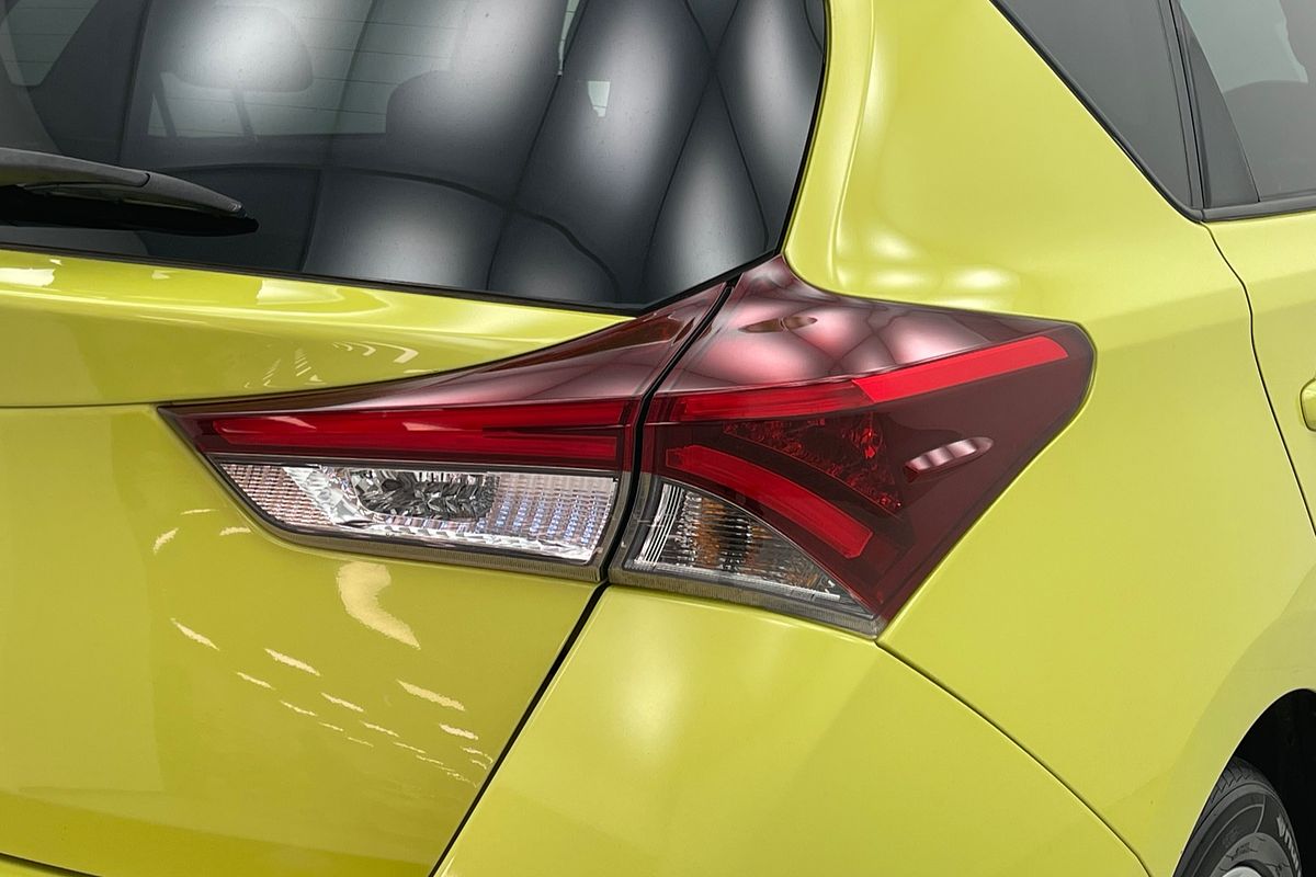 2017 Toyota Corolla Ascent Sport ZRE182R